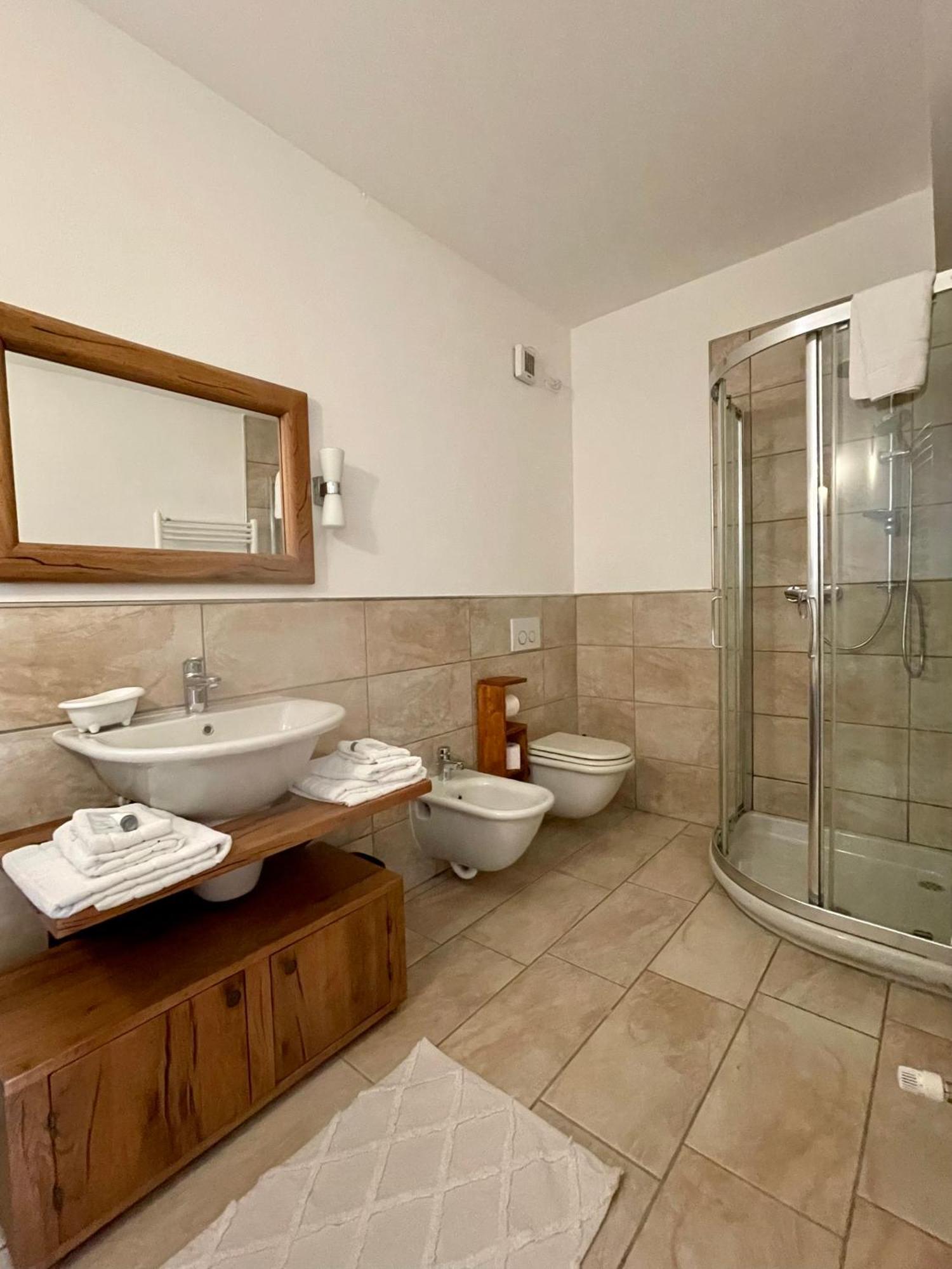 Agriturismo La Selvaggia Mandello del Lario Buitenkant foto